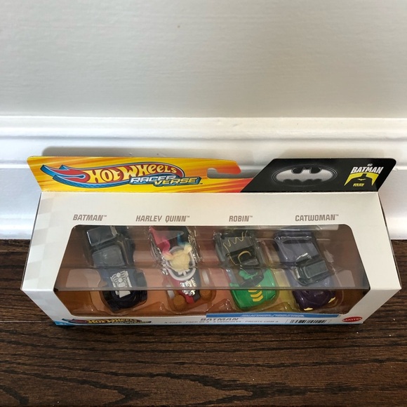 Hot Wheels Racer Verse 4-Pack: Batman, Robin, Catwoman & Harley Quinn - NWT! - Picture 4 of 6